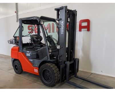 10852 TOYOTA 02-8FGJF35