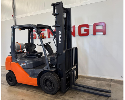 10944 TOYOTA 02-8FGF20