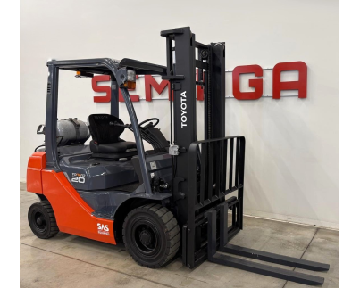 11121 TOYOTA 02-8FGF20.  Всего 2787 моточасов!