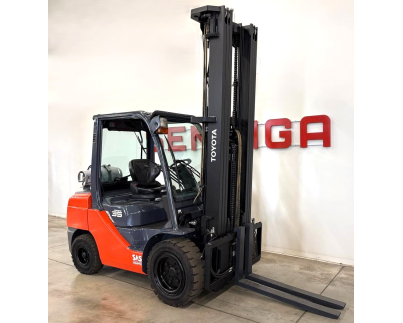 Gasoline/LP fuel forklift 11191 TOYOTA 02-8FGJF35