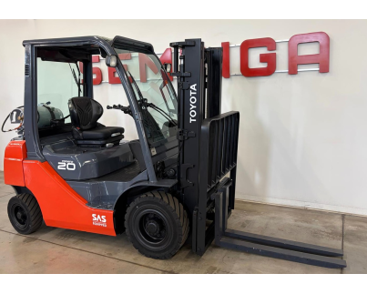 Газовый погрузчик 11153 TOYOTA 02-8FGF20