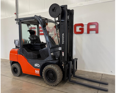 Газовый погрузчик 10593 TOYOTA 06-8FG30F
