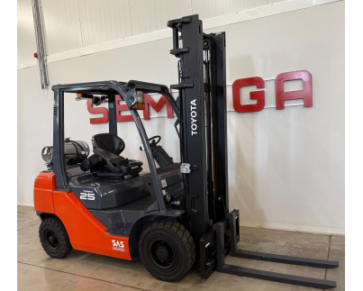 LP fuel forklift 10859 TOYOTA 02-8FGF25