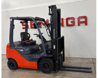 Дизельный погрузчик 11218 TOYOTA 02-8FD15